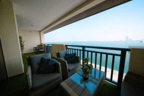 Palm Apt. with Burj al arab view